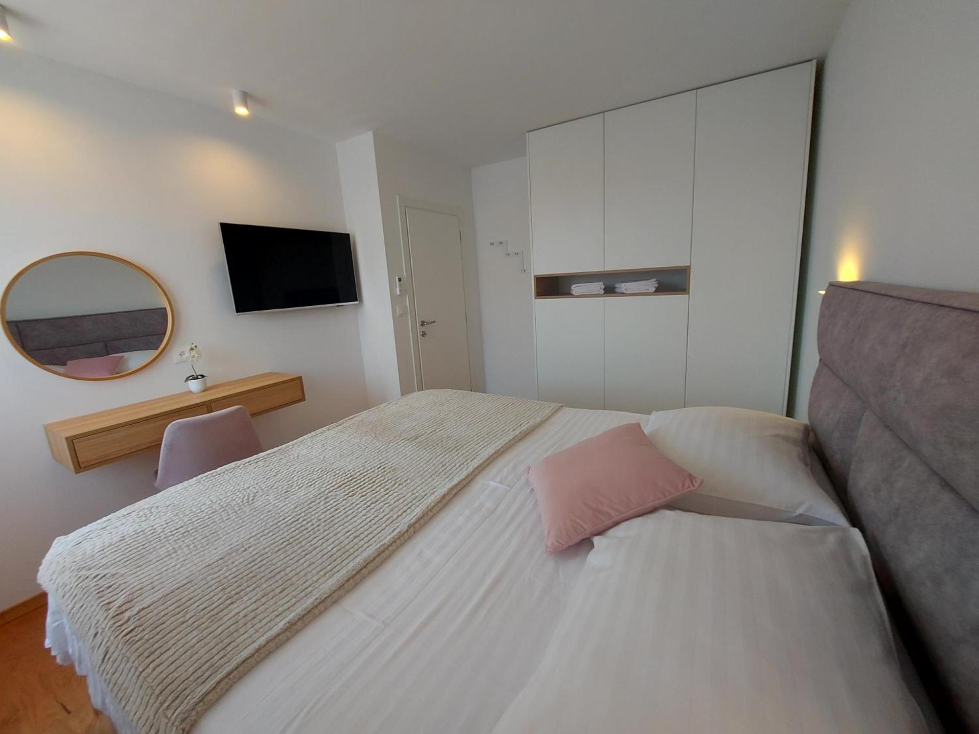 Luxury Apartments Marina View Водице Екстериор снимка